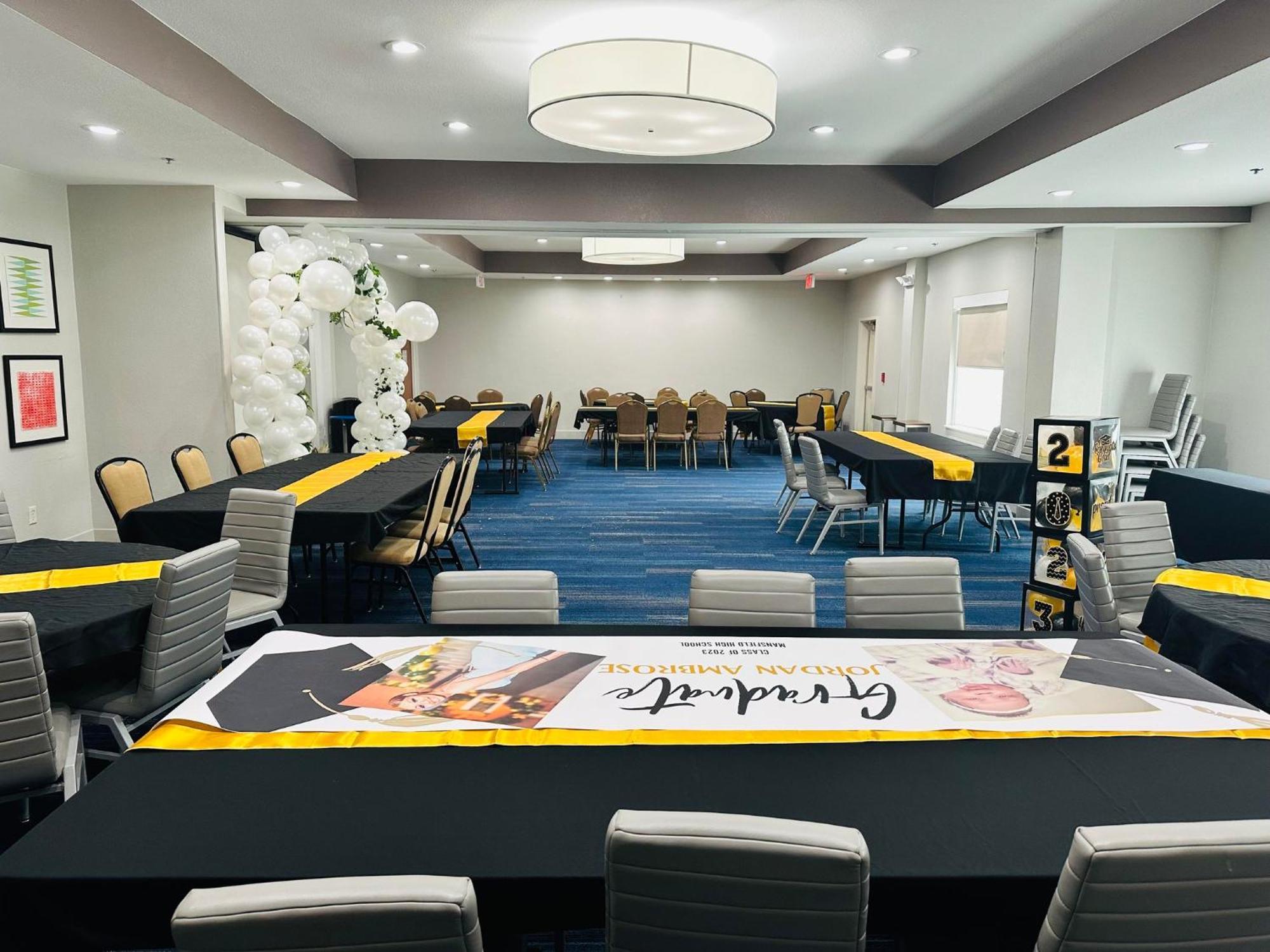 Holiday Inn Express Hotel & Suites Mansfield By Ihg Bagian luar foto
